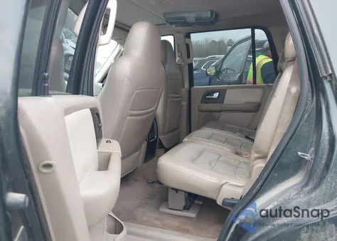 2004 Ford Expedition Nbx/Xlt z USA, uszkodzony, nr VIN 1FMFU16L34LB46351